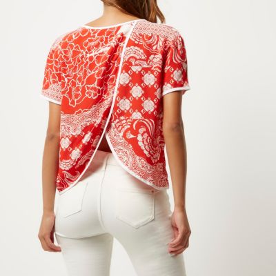 Red floral print t-shirt